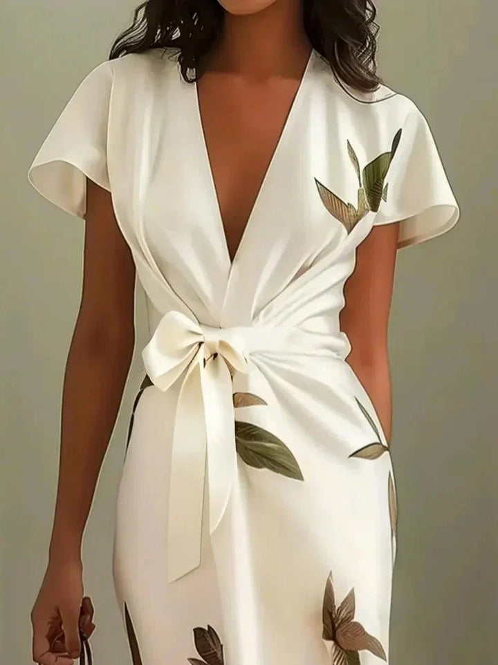 Florence bodycon dress in satin with short sleeves and white leaf pattern