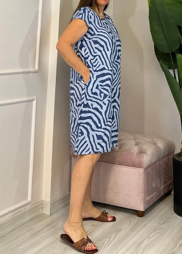 Nelia - Zebra Print Dress with Round Neck