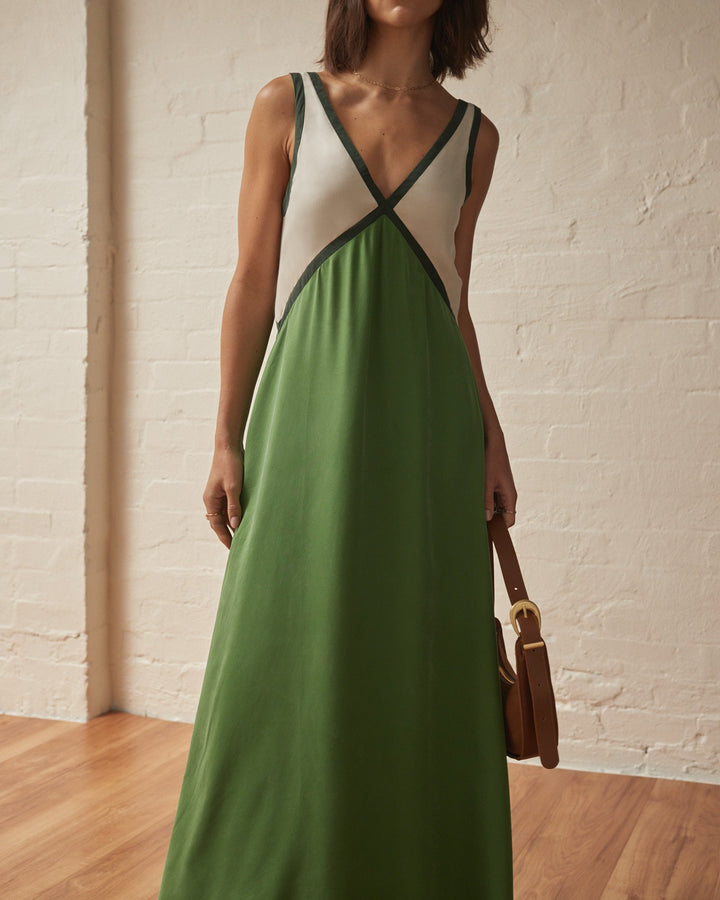 Laken – Lightweight V-Neck Maxi Dress