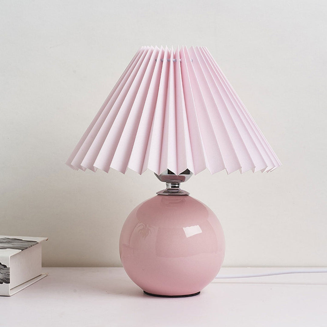 BowLift | Nordic minimalist 1-light table lamp made of ceramic with pleats