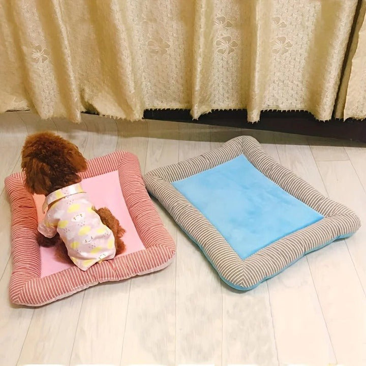 Cooling mat for pets with raised padded edge | Azura