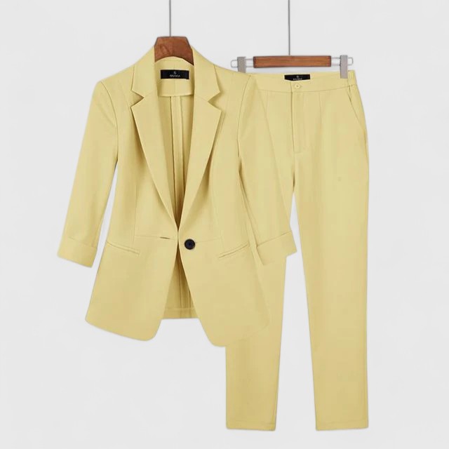 Briletta - Sophisticated Blazer & Trouser