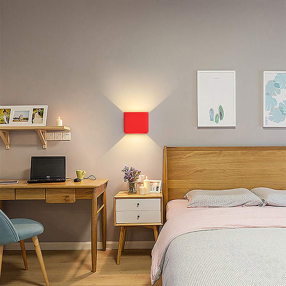 BowLift | Modern square wall light