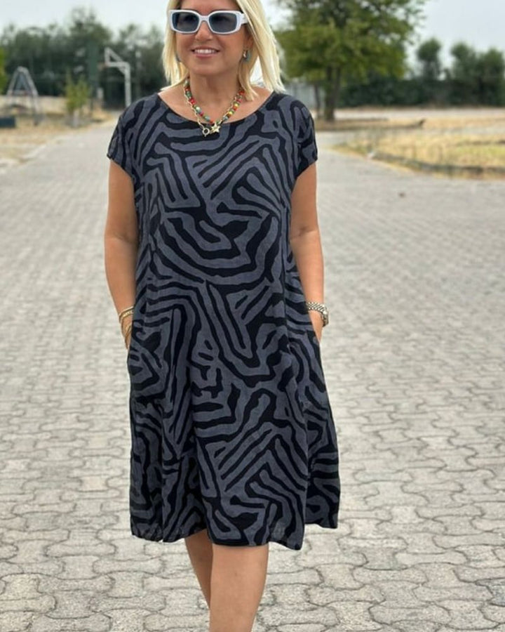 Summer Dress with Round Neck - Timeless Elegance