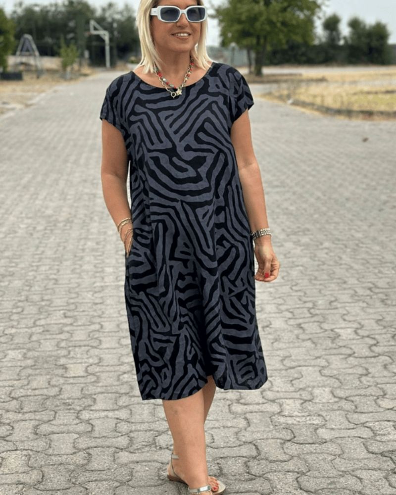 Summer Dress with Round Neck - Timeless Elegance