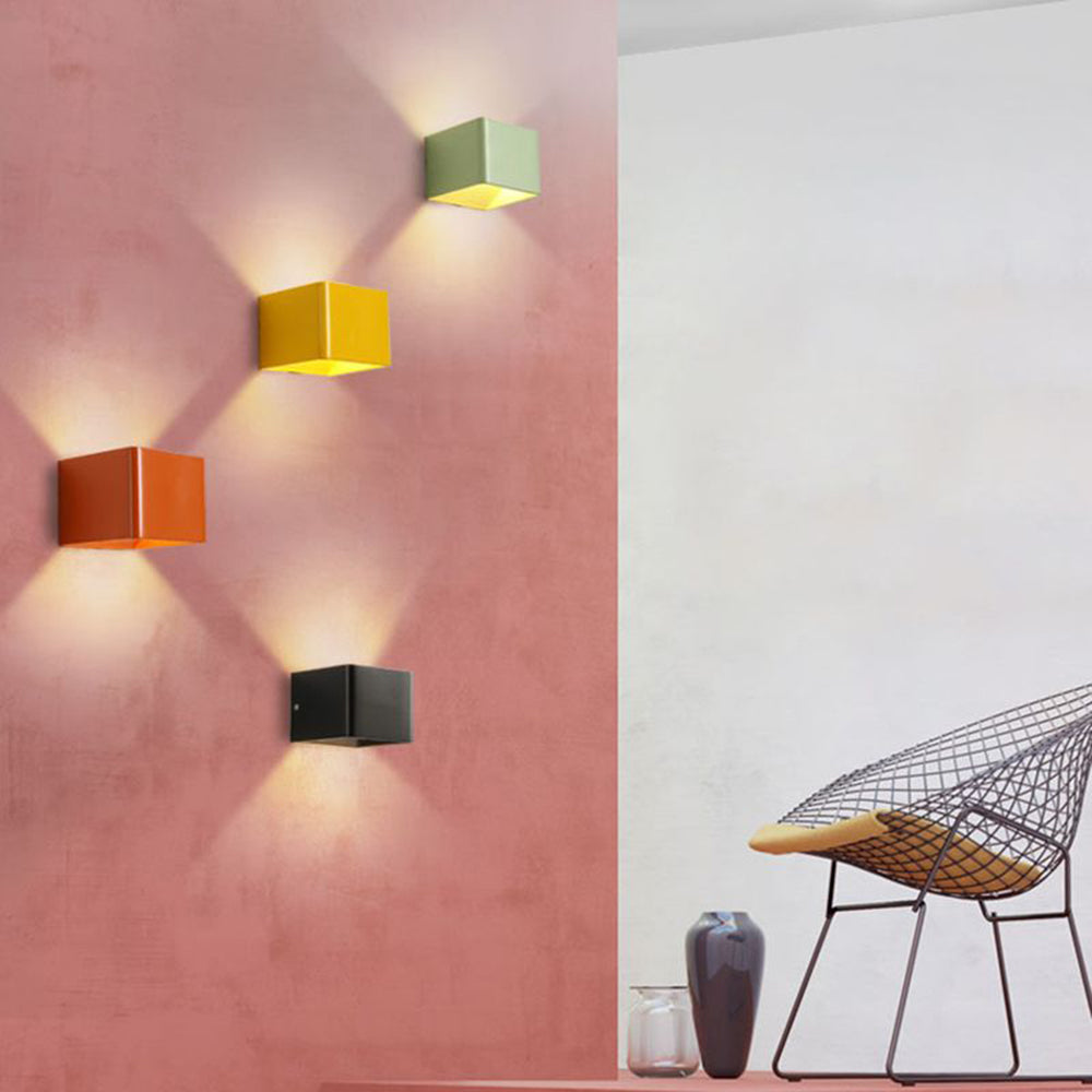 BowLift | Modern square wall light