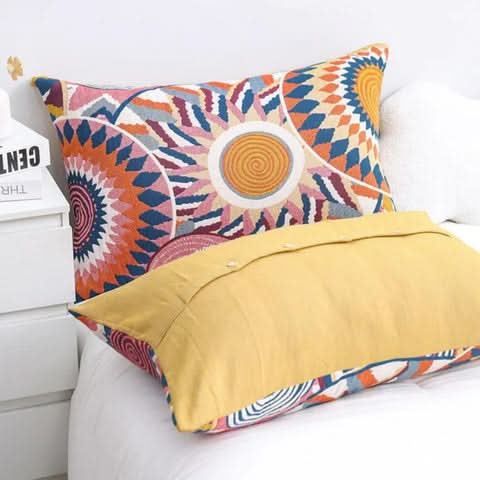 BowLift | SUZY - Cotton pillow cover with minimalist chic