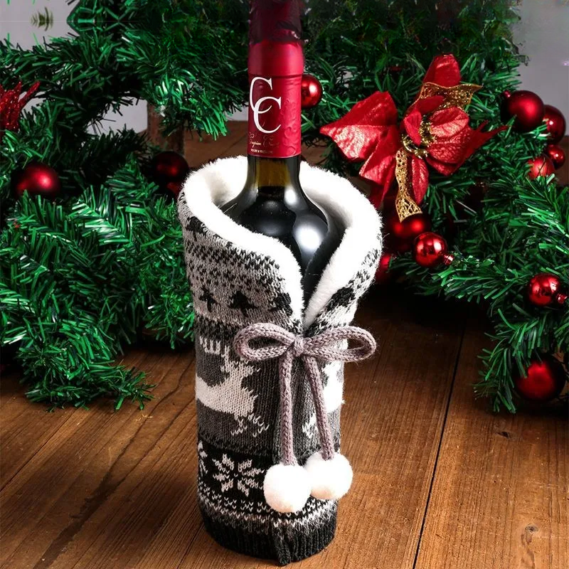 Christmas bottle cover with fur collar – festive cover for wine bottles, gnome decoration for Christmas, perfect as gift wrapping | Azura