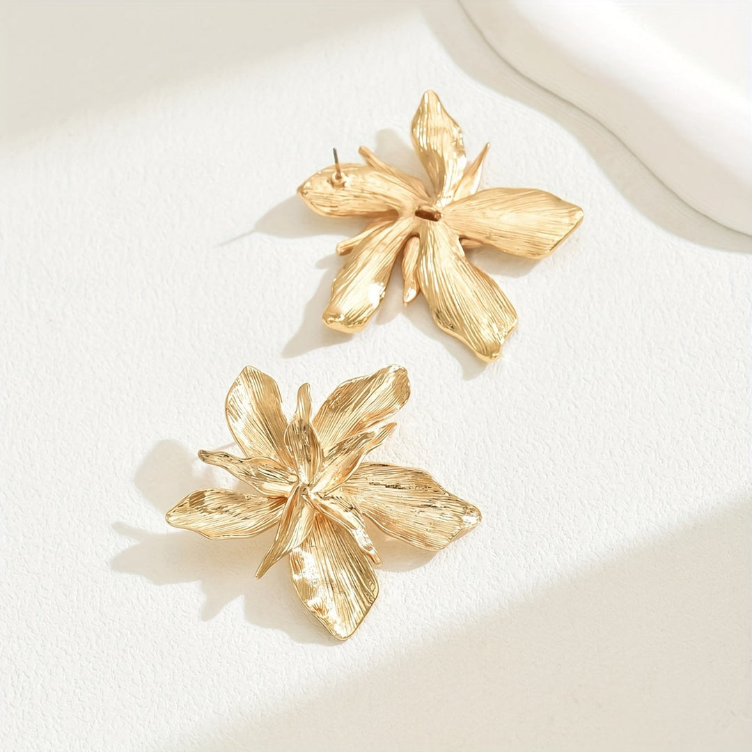 Lana | Gold Floral Drop Earrings
