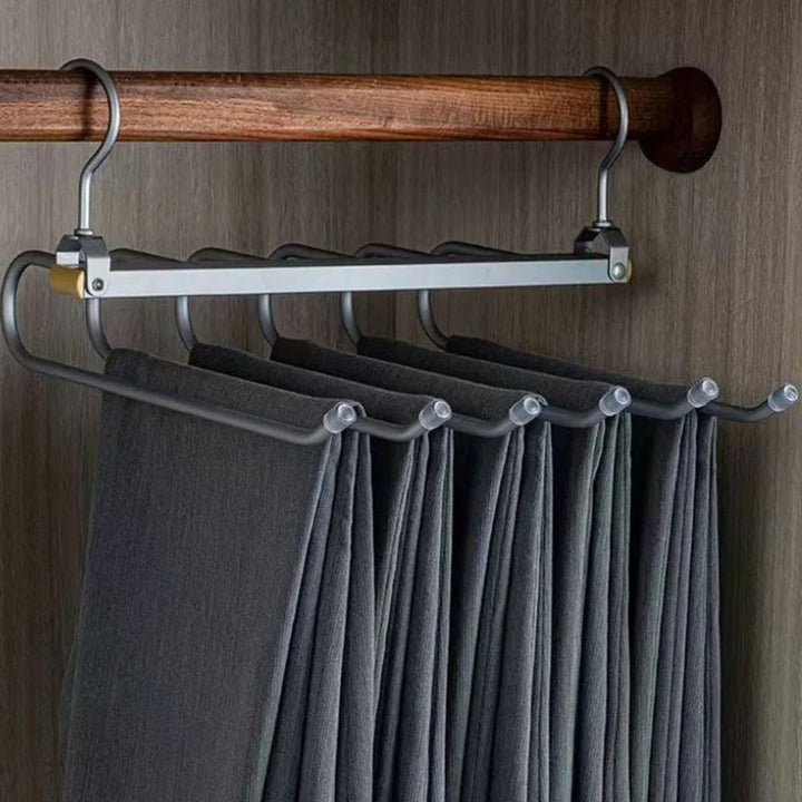 BowLift | Space-saving trouser hangers from Gardudu made of aluminum