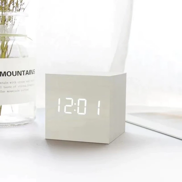 BowLift | LED Cube Clock