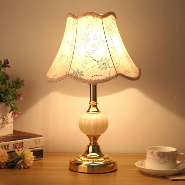 BowLift | Quixy – Vintage Scandinavian Table Lamp for Bedroom or Living Room