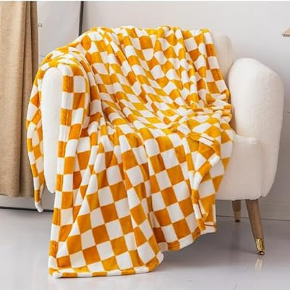 Azura | Stylish blanket in checkered pattern for your home