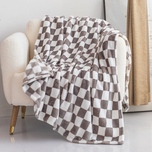 Azura | Stylish blanket in checkered pattern for your home