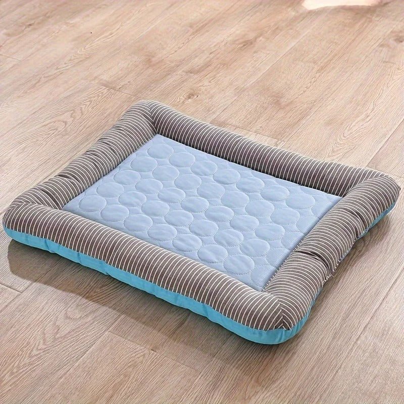 Cooling mat for pets with raised padded edge | Azura