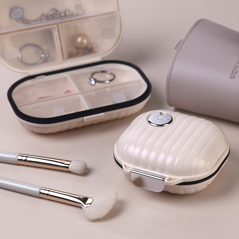 Azura | Portable daily pill box