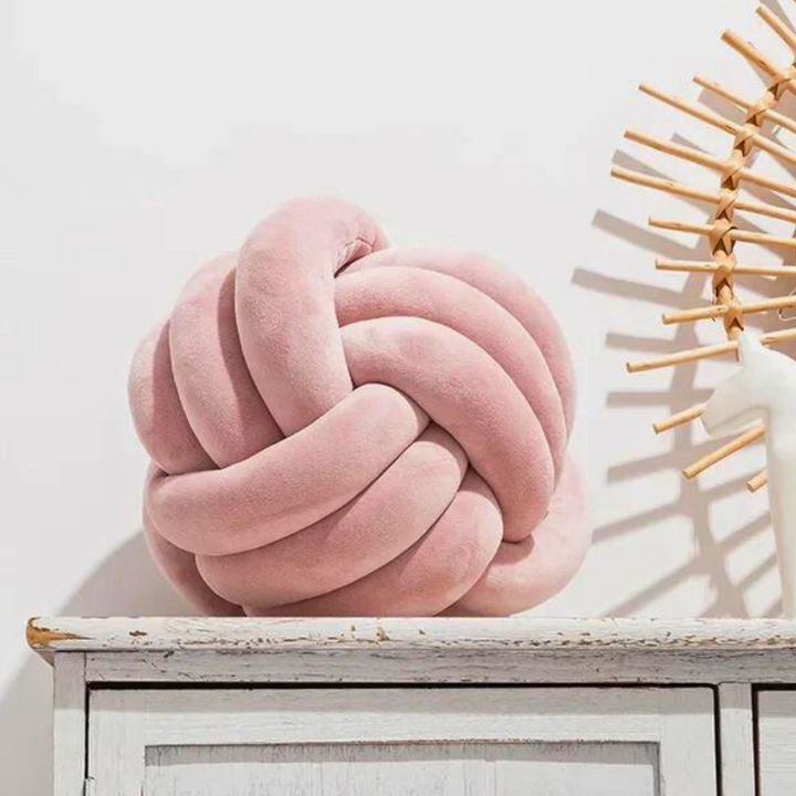 BowLift | Scandinavian Knot Cushion made of Velvet