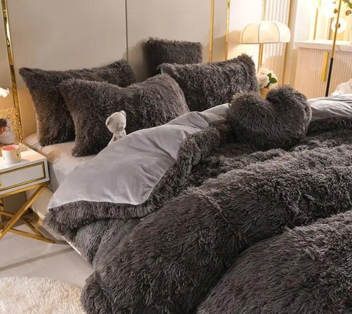 BowLift | Luxury Plush Duvet Cover with Zipper Closure and Corner Straps