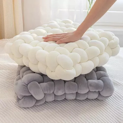 BowLift | Knot Pillow