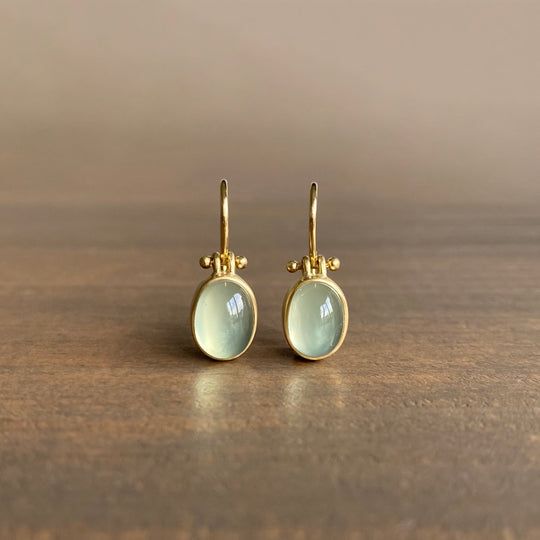 Azura | Vintage earrings with green moonstone - Elina