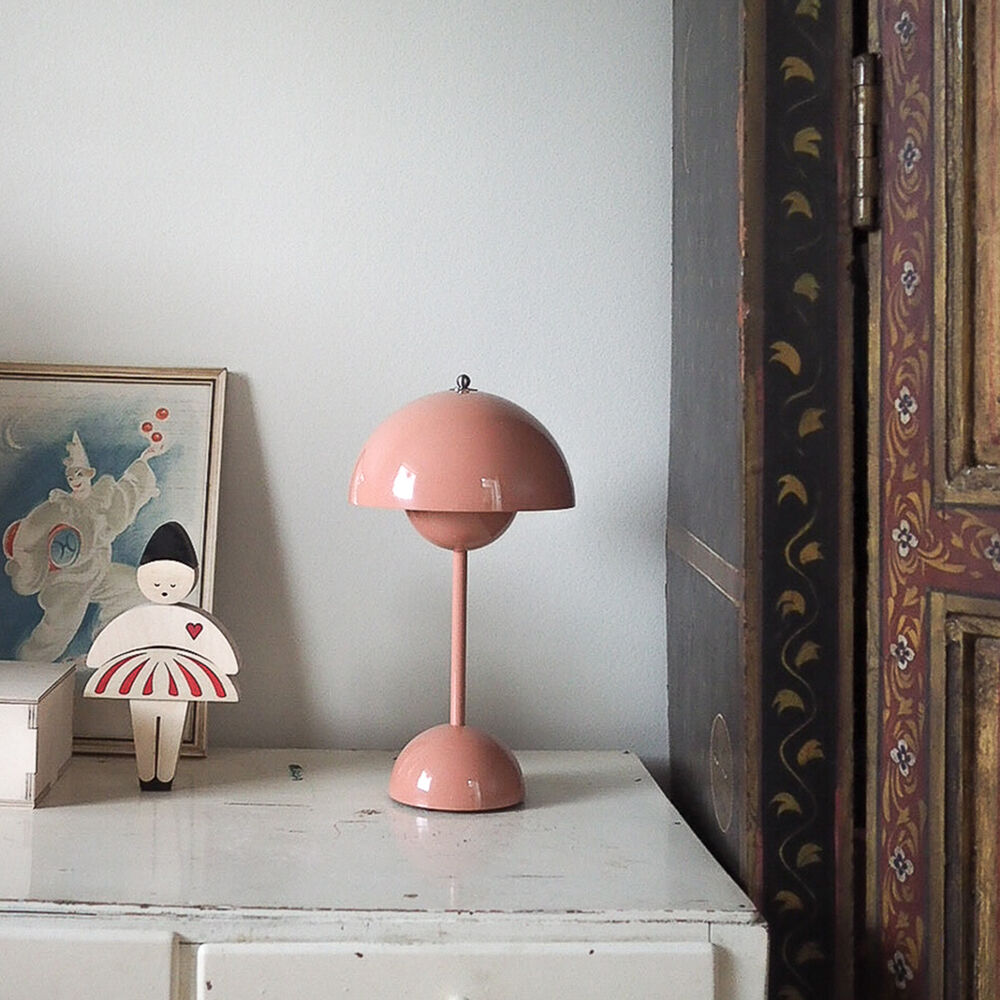 BowLift | LED Table Lamp Ambient Lighting Modern Interior