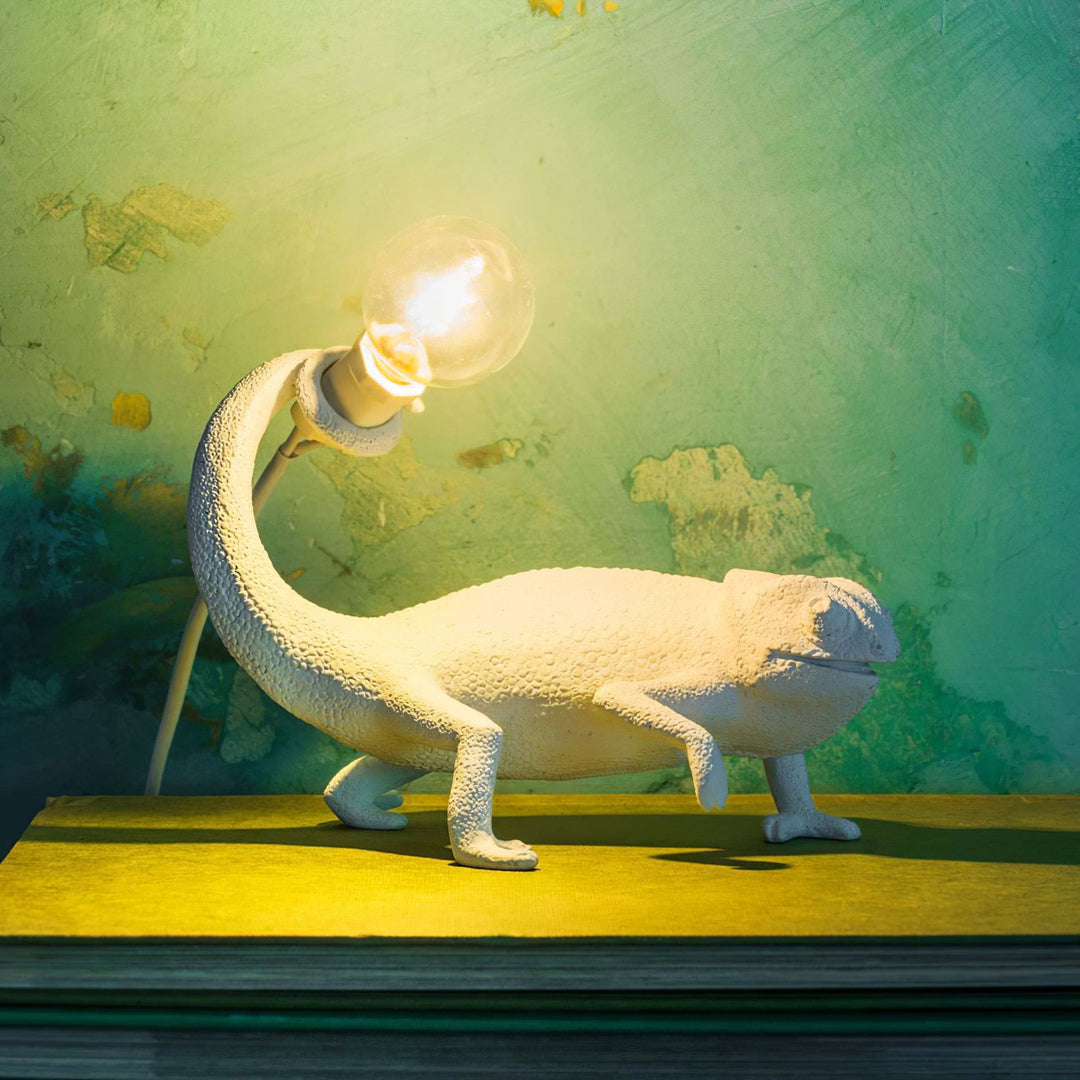 BowLift | CamouGlow – Resin Table Lamp with Charming Chameleon Detail