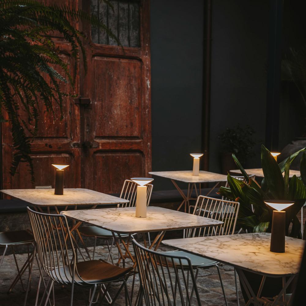 BowLift | FlexiBeam - Modern LED Table Lamp with Swivel Head