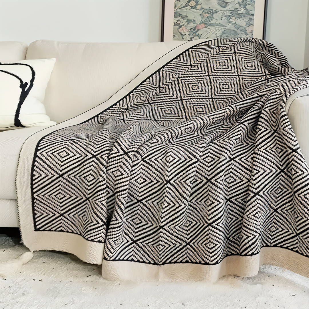 Azura | DecoDiamond Plaid Blanket – Cozy elegance with geometric charm