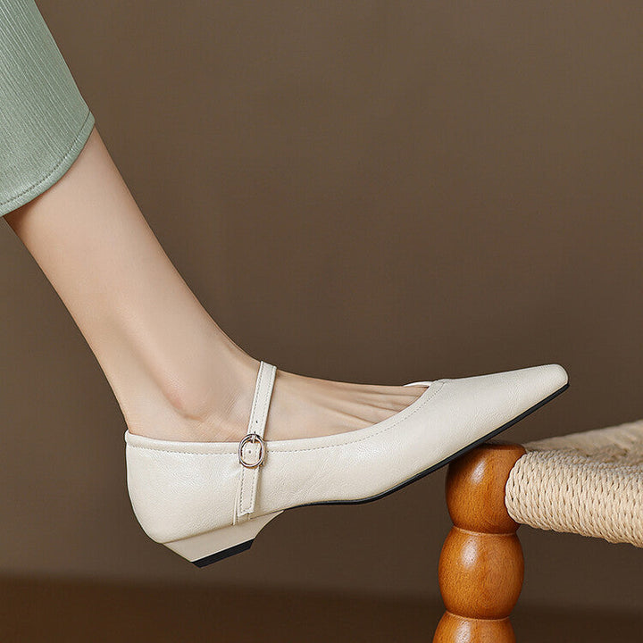 AVERY – POINTED TOE MARY JANE FLATS