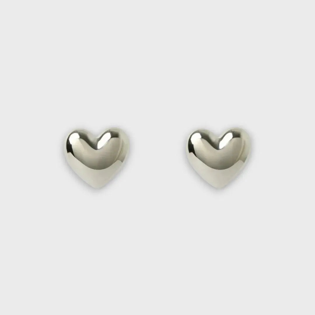 Harpy – Heart-Shaped Earrings