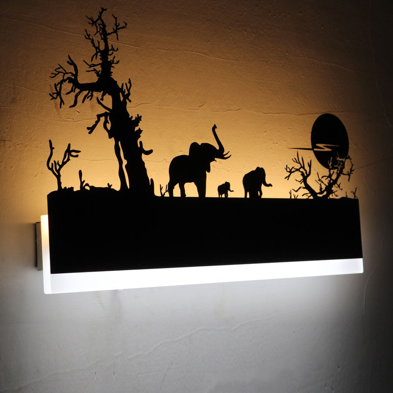 BowLift | Wall lamp with versatile design