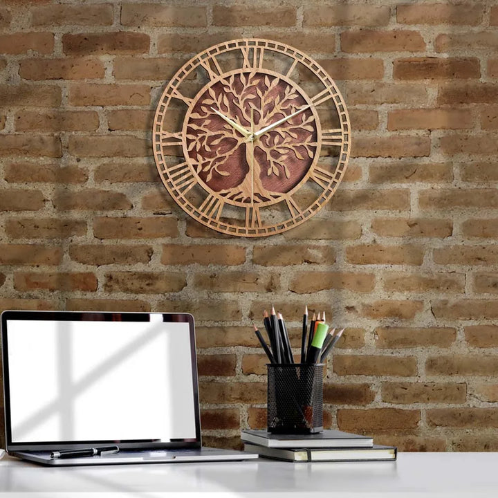 BowLift | WoodArt | Rustic wall clock made of wood in vintage style