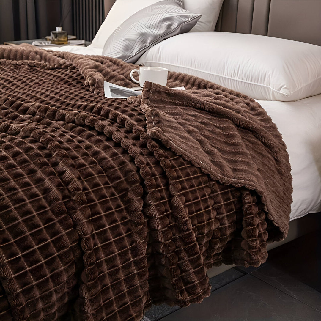 Azura | EliteWave Plaid - Ultrafluffy structured coral fleece blanket