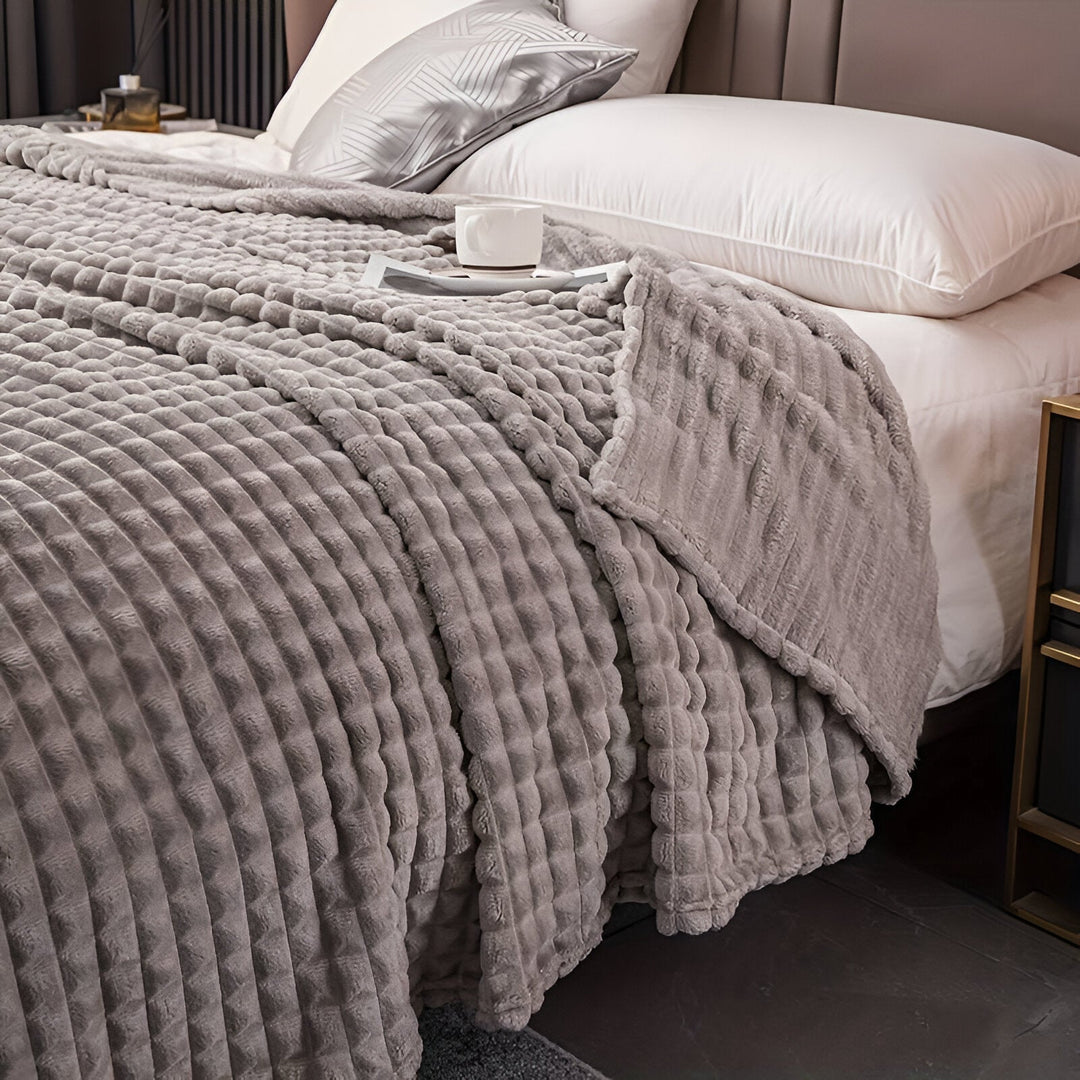 Azura | EliteWave Plaid - Ultrafluffy structured coral fleece blanket