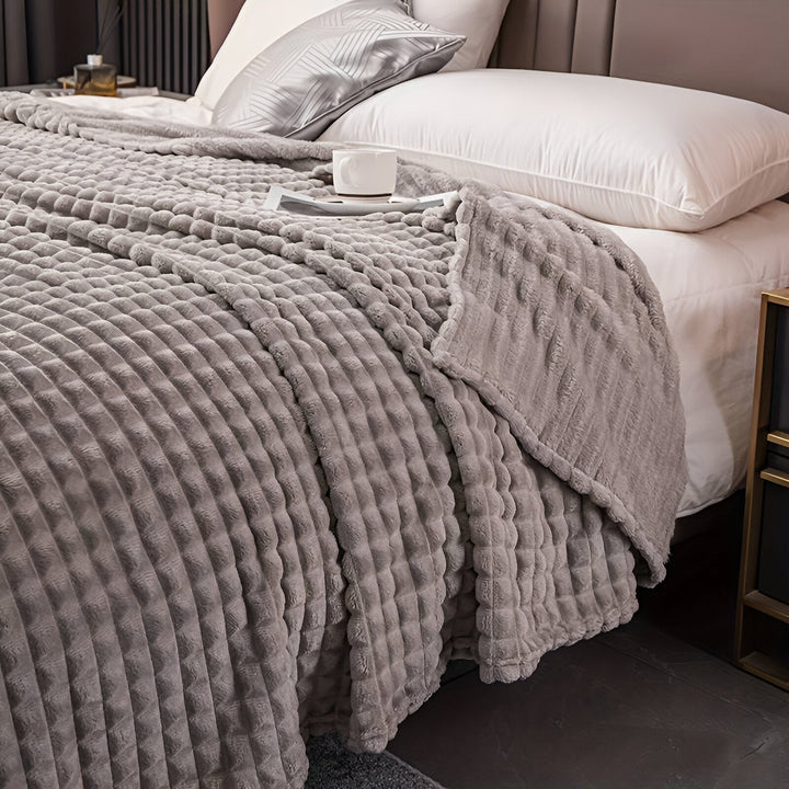 Azura | EliteWave Plaid - Ultrafluffy structured coral fleece blanket