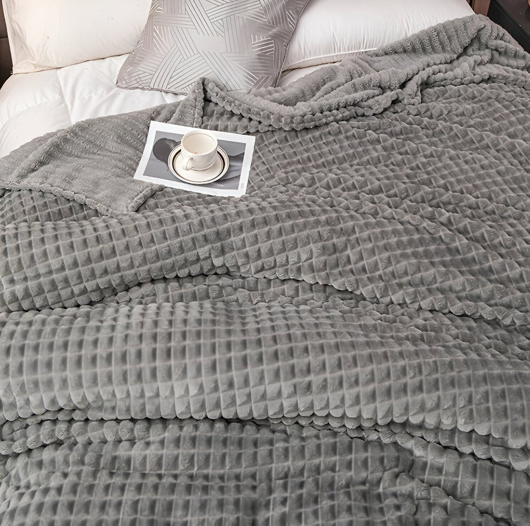 Azura | EliteWave Plaid - Ultrafluffy structured coral fleece blanket