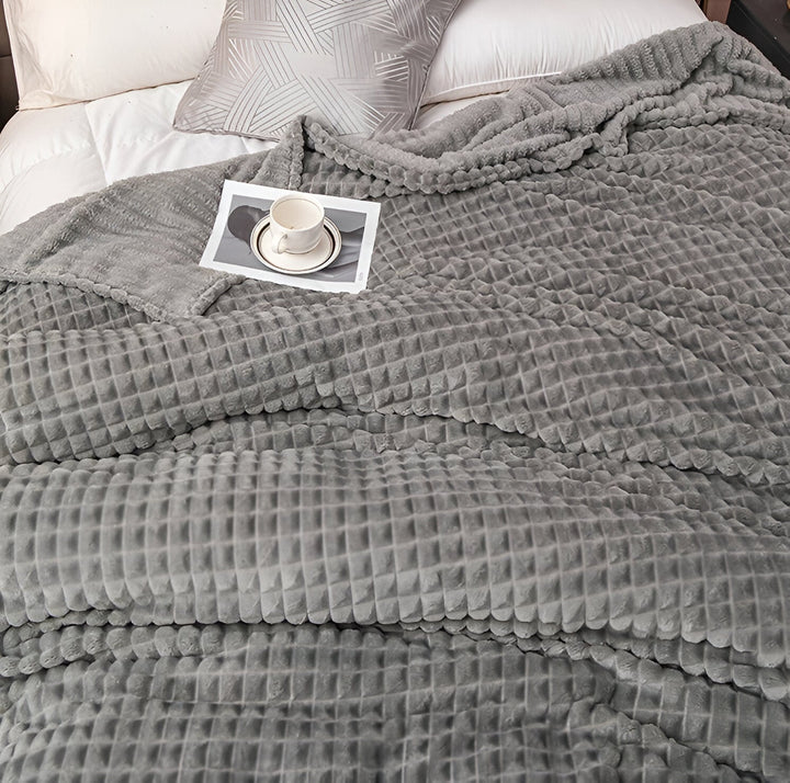 Azura | EliteWave Plaid - Ultrafluffy structured coral fleece blanket