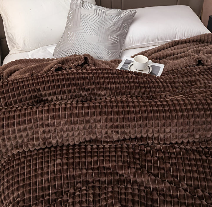 Azura | EliteWave Plaid - Ultrafluffy structured coral fleece blanket