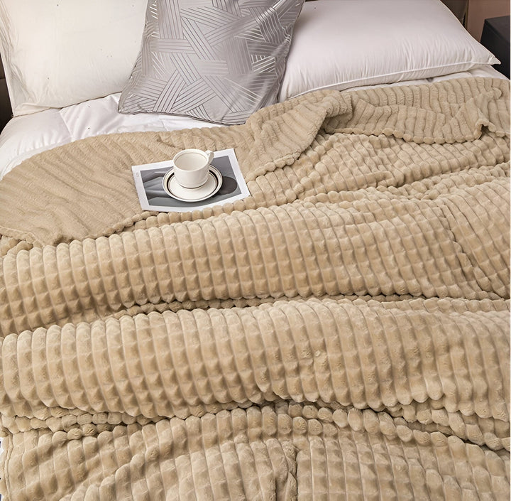 Azura | EliteWave Plaid - Ultrafluffy structured coral fleece blanket