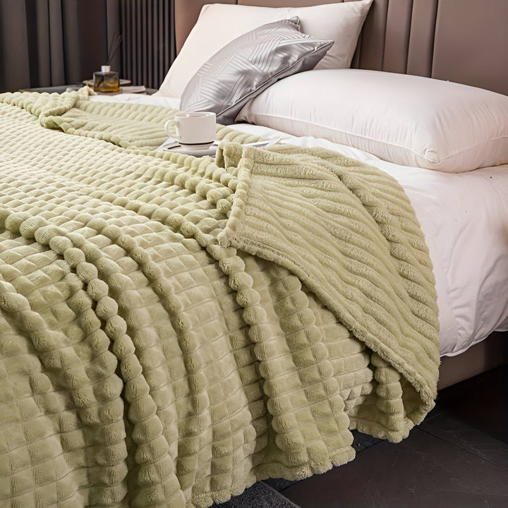 Azura | EliteWave Plaid - Ultrafluffy structured coral fleece blanket
