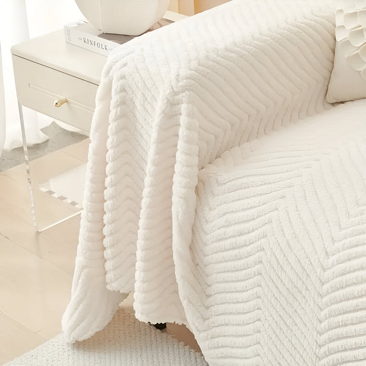 BowLift | LuxuraWrap | Non-slip sofa cover for pets