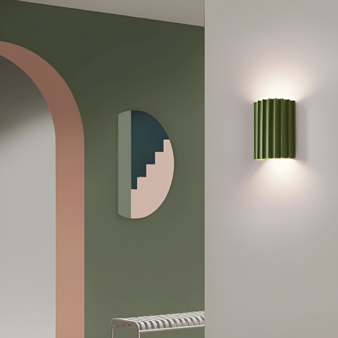 BowLift | Striped LED wall light made of resin for a modern Nordic atmosphere