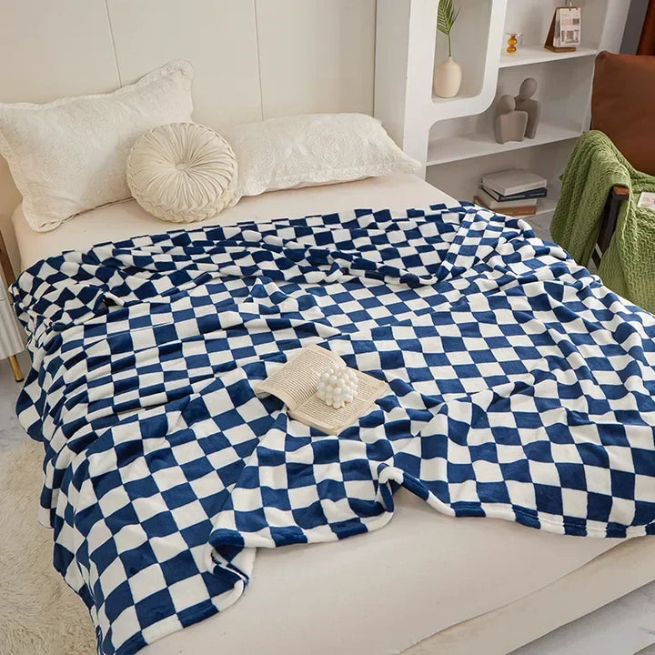Azura | Trendy Chessboard Blanket