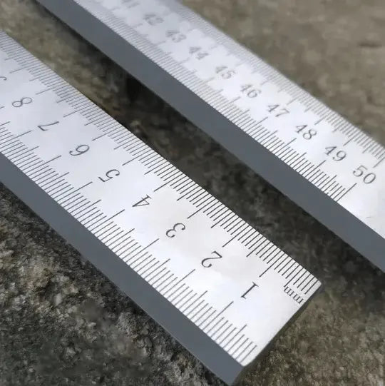 Azura | Ruler made of hardened steel – used as an emergency tool