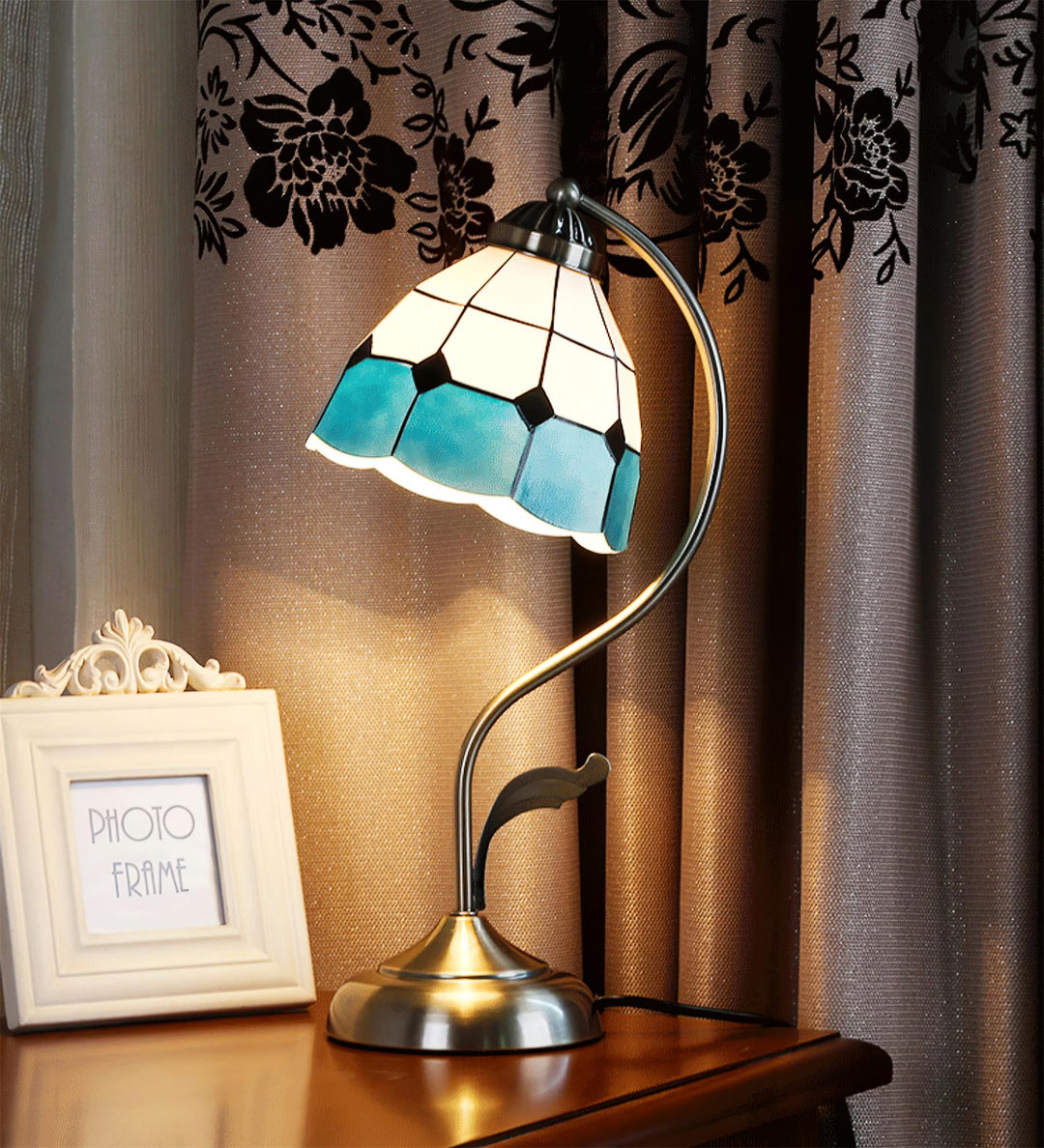 BowLift | LuxePetal – White and Blue Glass Floral Table Lamp in Gold