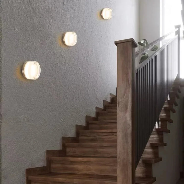 BowLift | Modern round wall lamp for atmospheric elegance