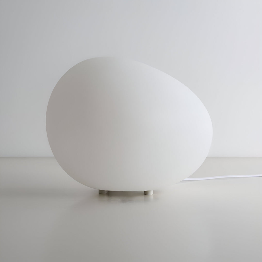 BowLift | Round Metal Table Lamp in Scandinavian Design