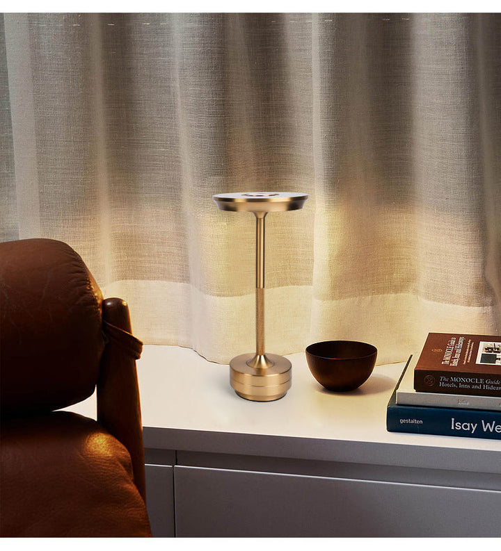 BowLift | Bar Table Lamp