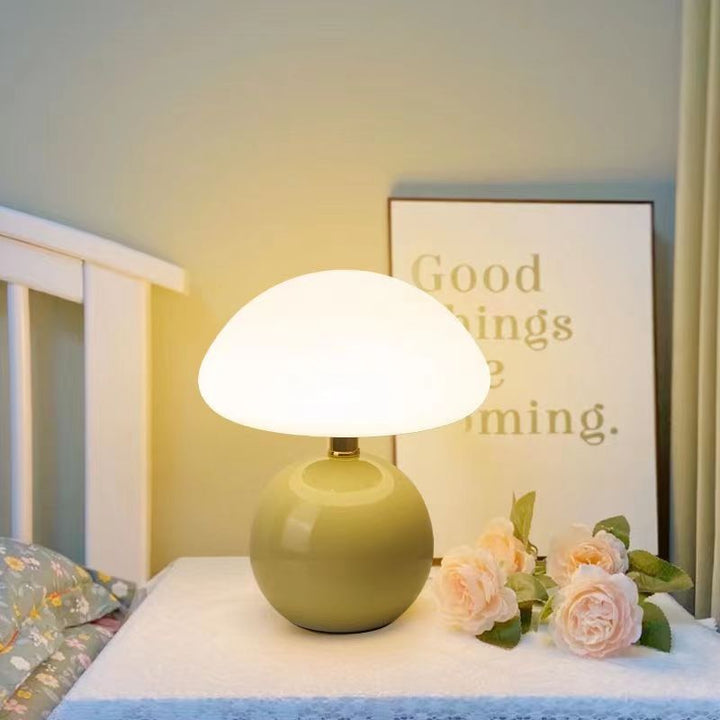BowLift | Ceramic Table Lamp with Soft Warm Lighting