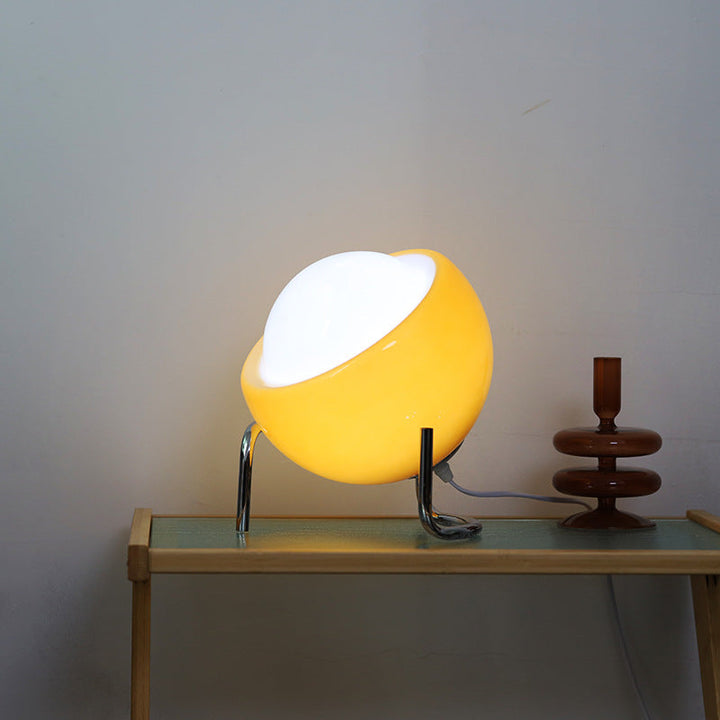 BowLift | Stylish retro table lamp combining Bauhaus aesthetics and medieval design